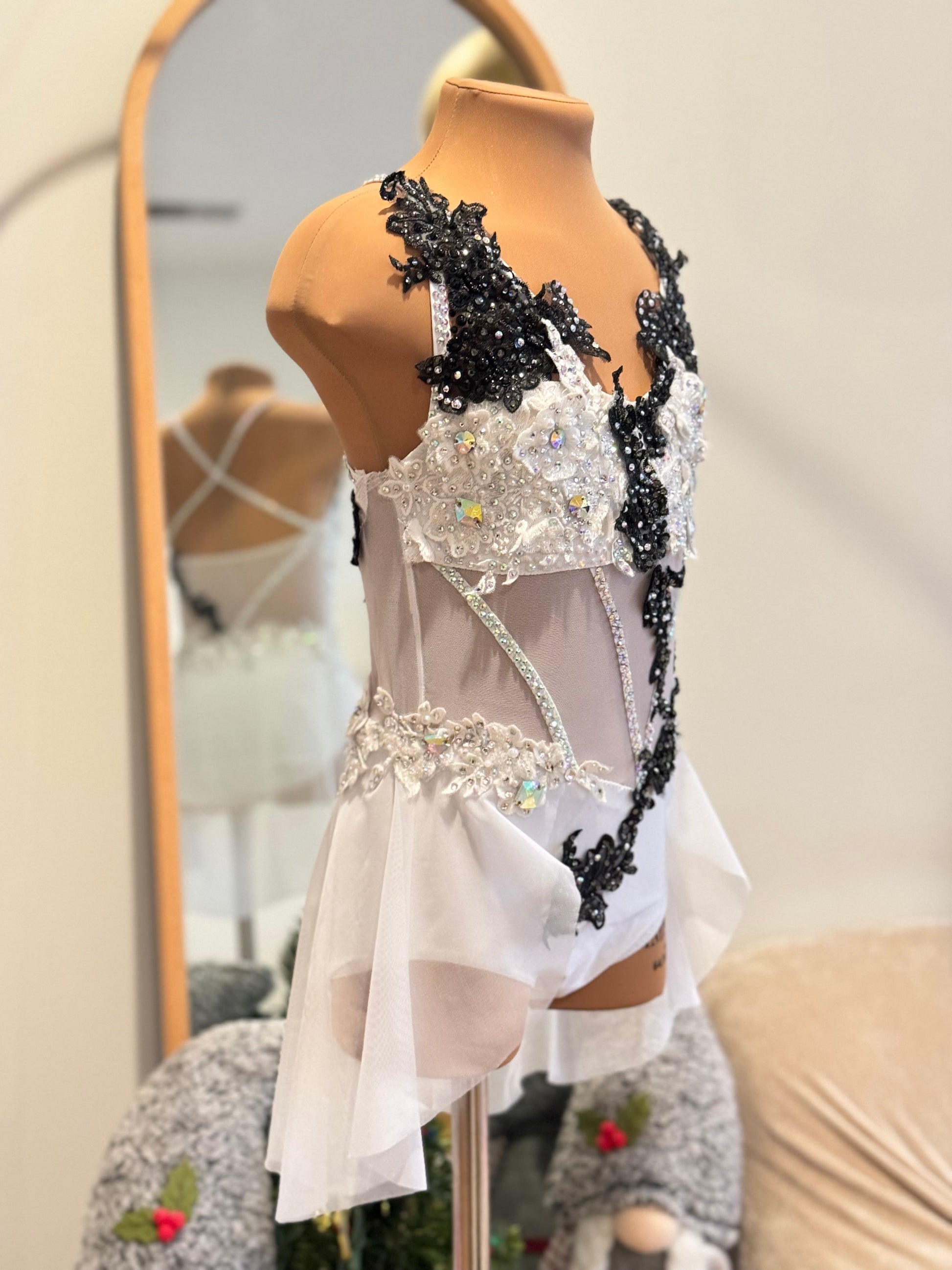 White and Black Contemporary/Lyrical Costume – InspiringCostume White and Black Contemporary/Lyrical Costume – InspiringCostume